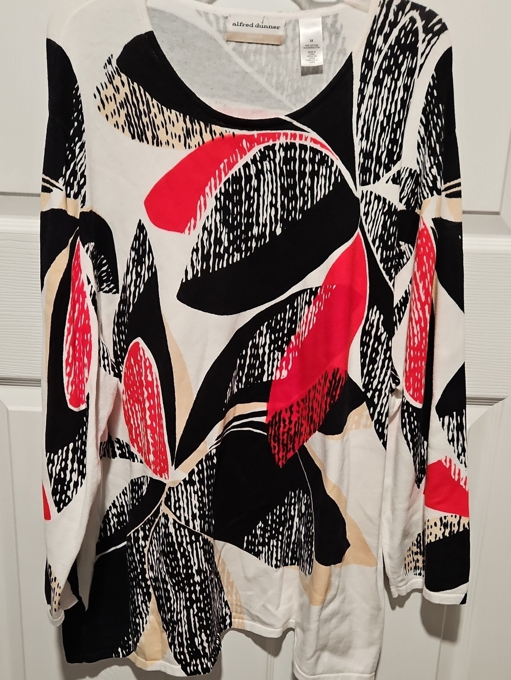 Alfred Dunner Long Sleeve Abstract Leaf Print Top in Red, Black & Cream